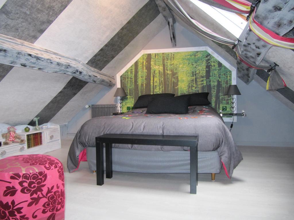 La Roseraie Du Prieure Bed & Breakfast *